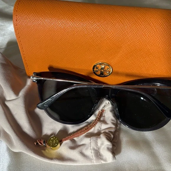 Tory Burch Black Sunglasses and Orange Wallet - Picture 2 of 2